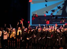 La remise des diplômes 2018 d’IDRAC Business School… un moment tant attendu par les étudiants remarquablement diplômés Nantais !